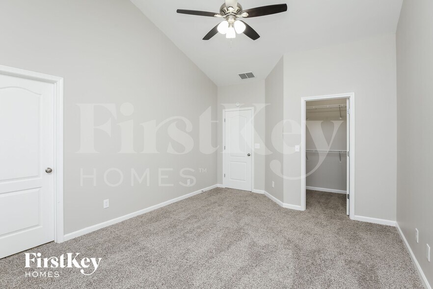 Building Photo - 731 Mallard Dr