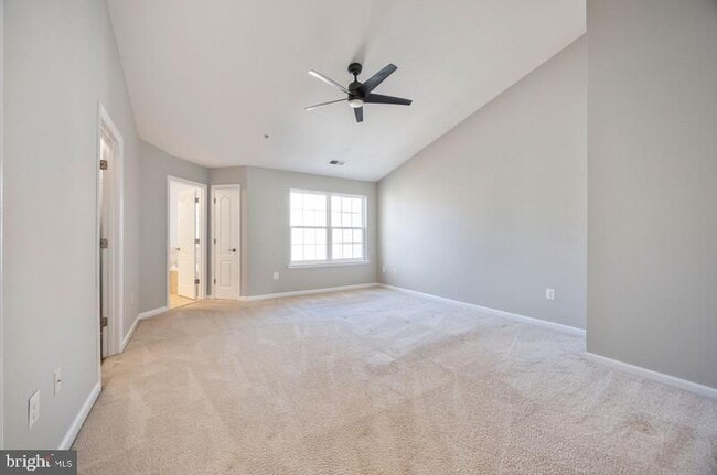 Building Photo - 844 Oriole Ave