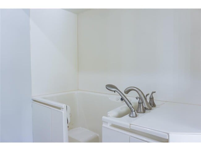 Building Photo - 1464 Ravoux Ln