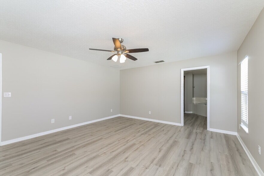 Building Photo - 4619 Woodford Dr