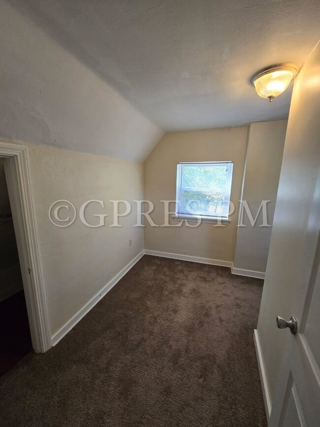 Building Photo - 2 Bedroom House for rent in Hampton