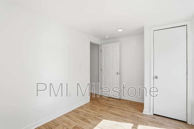 Building Photo - 316 N High St