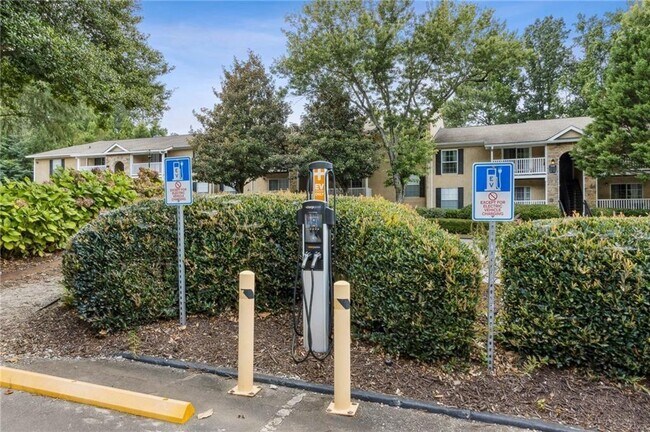 Building Photo - 3155 7 Pines Ct NW