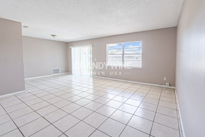 Building Photo - 6433 Sardina Blvd