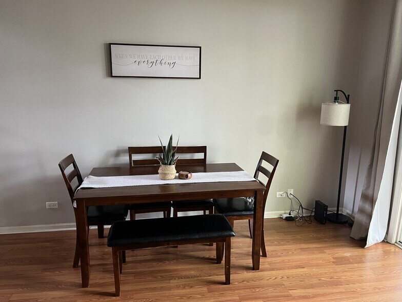 Building Photo - 2128 Fulham Dr