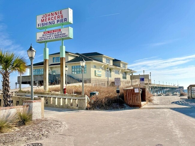 Building Photo - Solita @ 2 Sand Dollar Lane