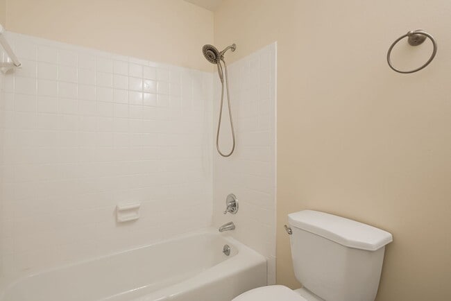 Building Photo - 3-Bedroom Home in North AVL with Studio an...