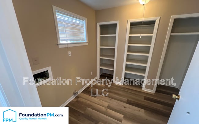 Building Photo - 1624 Mary Dr