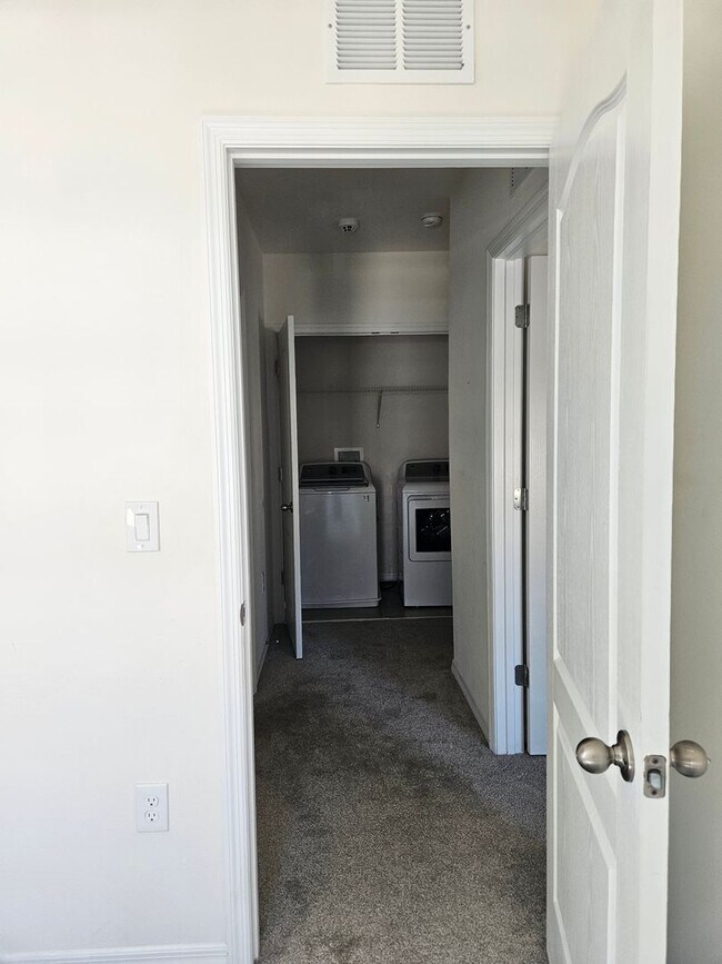 Building Photo - 3 BEDROOM 2 1/2 BATH TOWN HOME COMING SOON