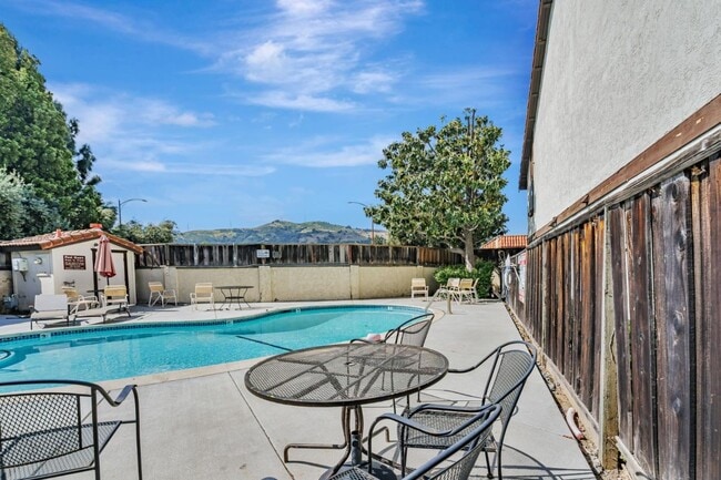 Building Photo - 7145 Rouse Ct