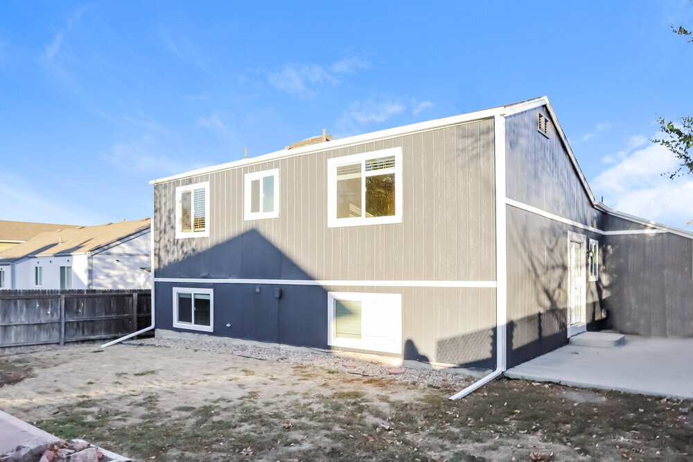 Building Photo - 12155 Elm Way