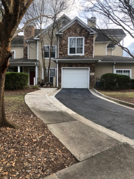Building Photo - 518 Sandringham Dr