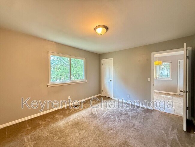 Building Photo - 7813 Holiday Hills Cir