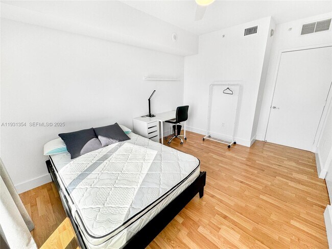 Building Photo - 185 SW 7th St