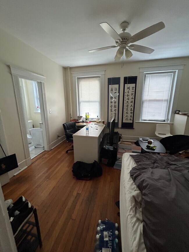 Building Photo - Great cozy Studio apartment!
