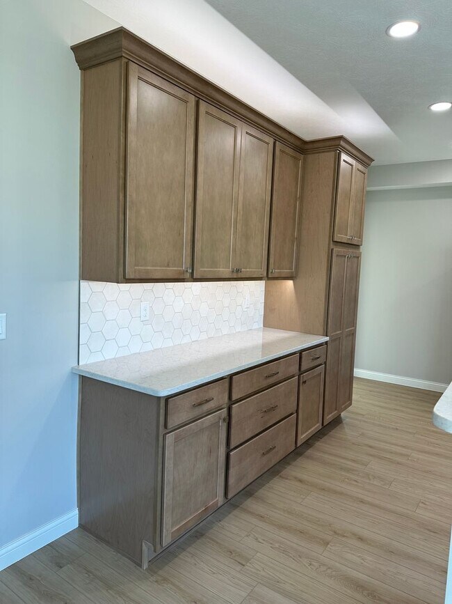 Building Photo - Spacious 4-Bedroom Single-Family Home in W...