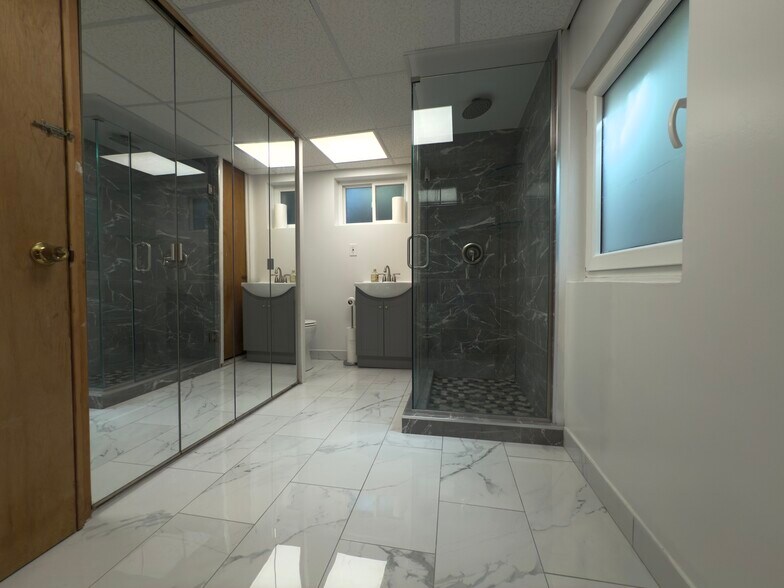 Building Photo - 1202 E Ardyce Ln