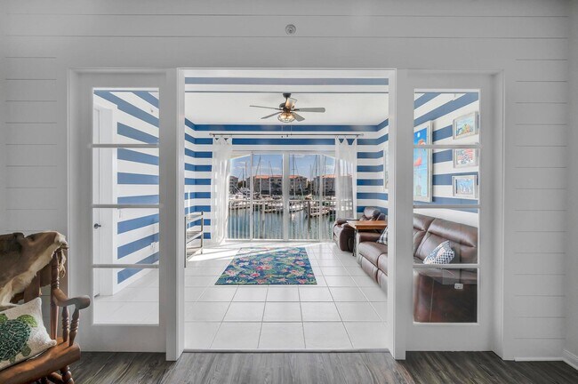 Building Photo - 10 Harbour Isle Dr E