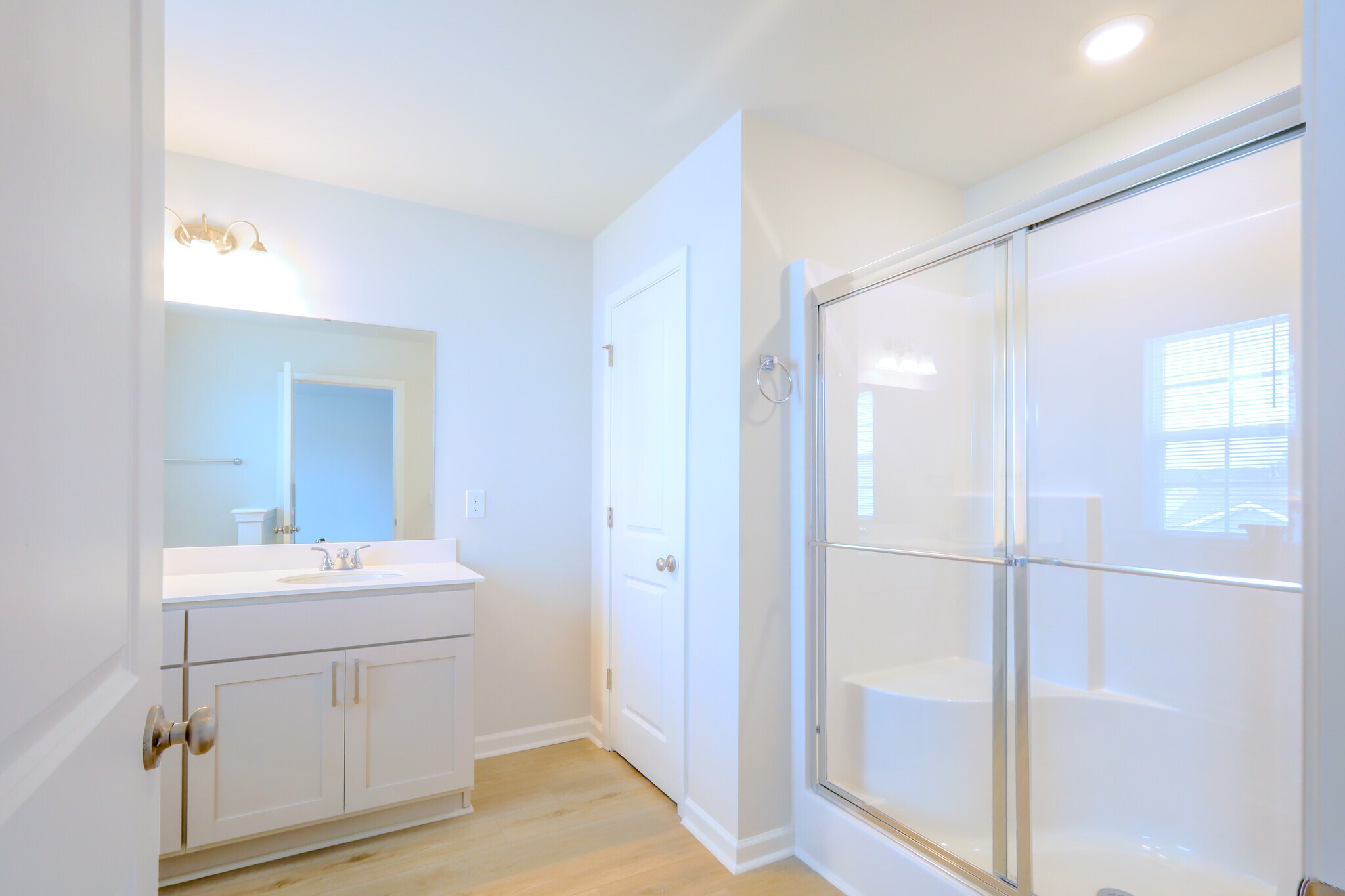 Master bathroom with double vanities - 1510 Alvin Pond Dr