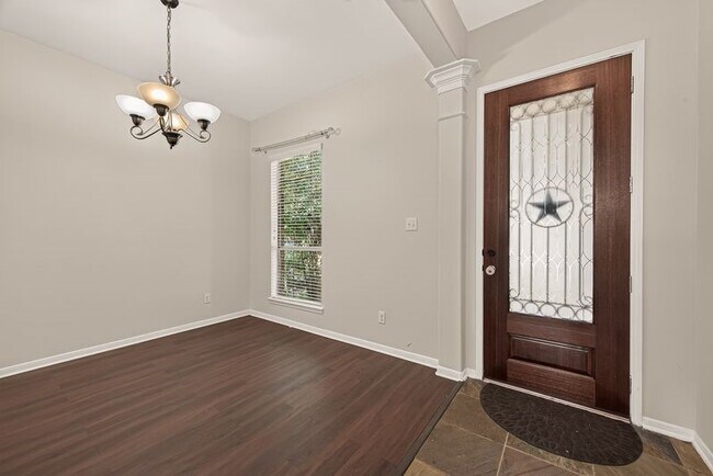 Building Photo - 26414 Forest Pine Ln