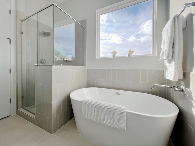 Building Photo - 8316 Curry Rd