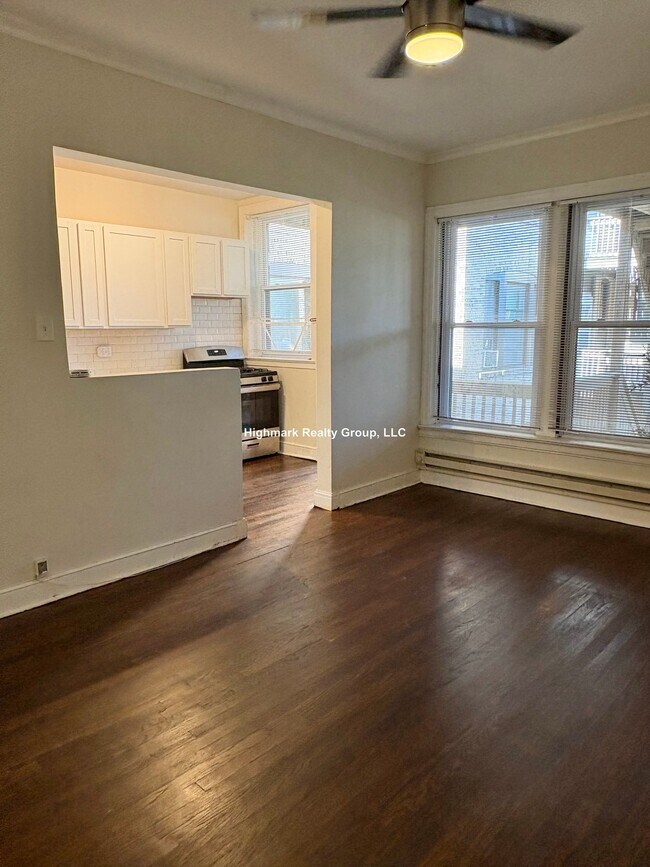 Building Photo - 945 Judson Ave