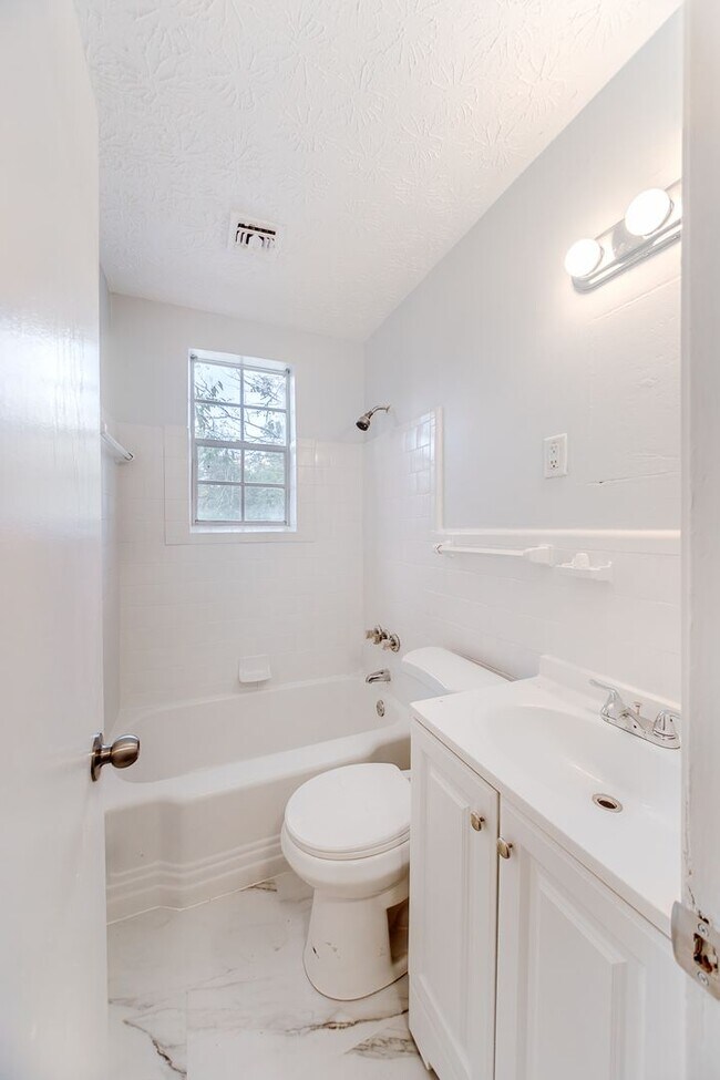 Building Photo - 517 N Florida St