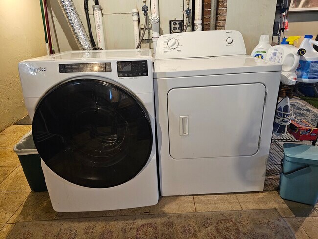 Building Photo - 29 Argyle Ave