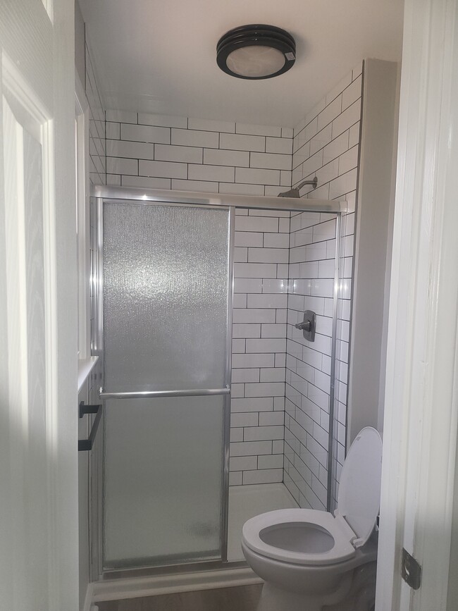 Building Photo - 530 N Main St