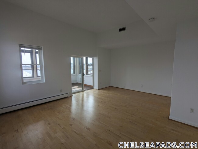 Building Photo - 37 Winnisimmet St