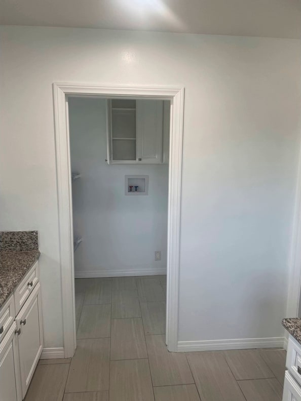 Laundry Room Entry - 10045 S Wilton Plz