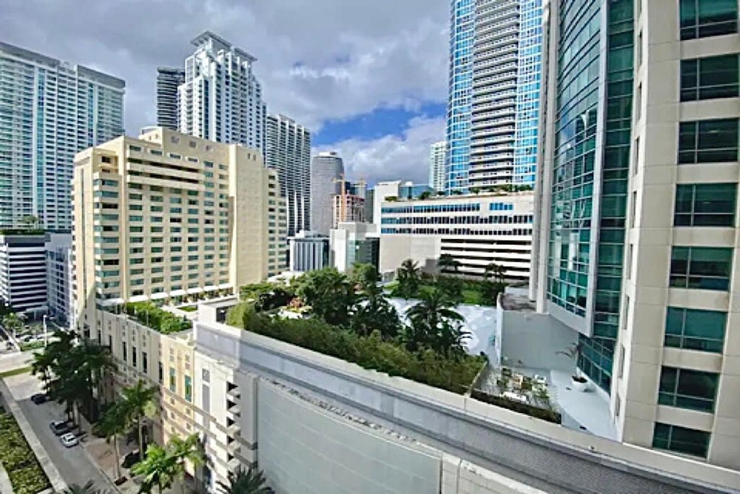 Building Photo - 1200 Brickell Bay Dr
