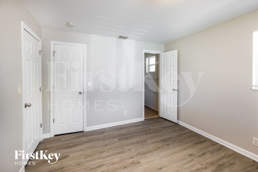 Building Photo - 1247 NW 55th Ave