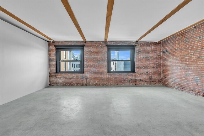 Building Photo - 90 Wareham St