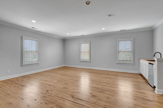 Building Photo - 102 Fitzgerald St