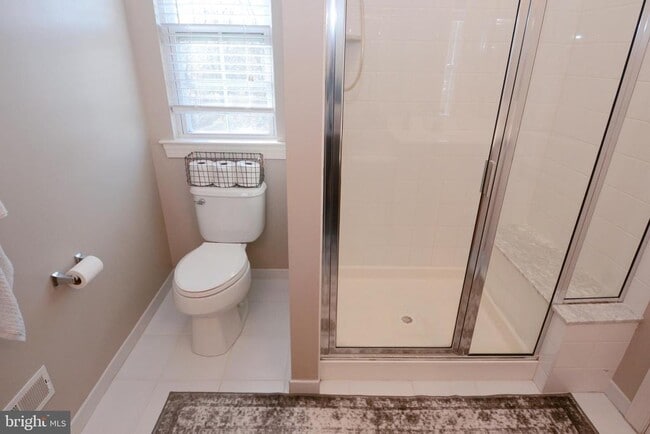 Building Photo - 326 W Hamlin Ave