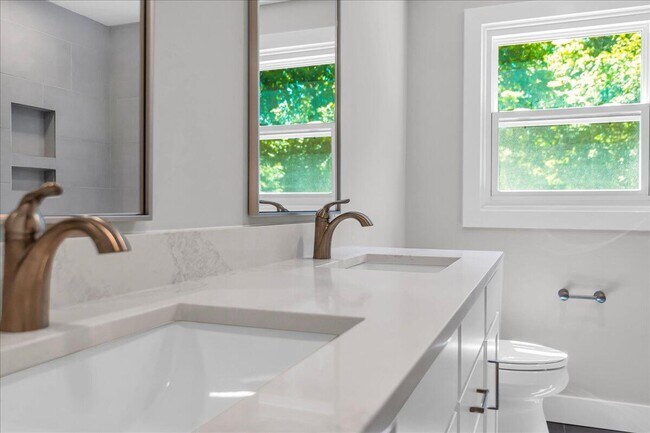 Building Photo - 3729 Boulder Dr