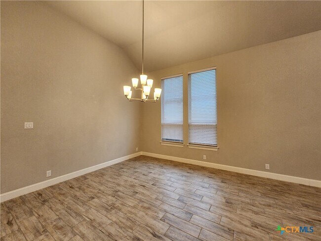 Building Photo - 1113 Carriage Loop