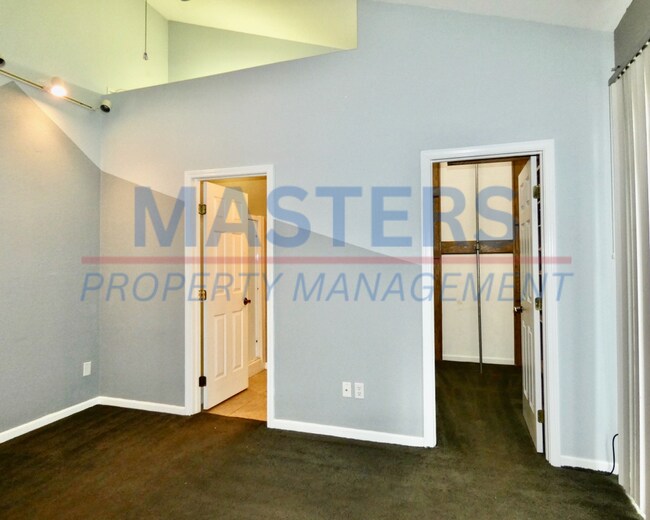 Building Photo - Spacious Home in West Toledo – Comfortable Living in a Great Location