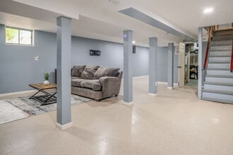 Building Photo - 176 Grand Ave