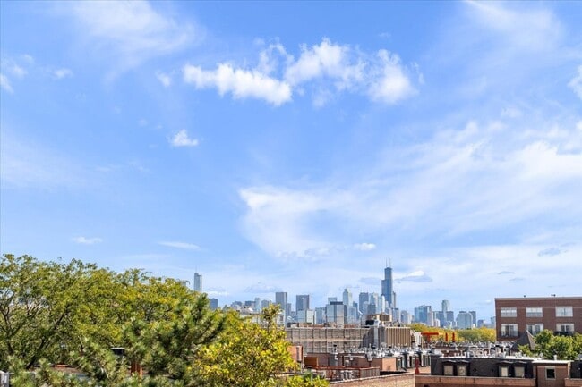 Building Photo - 2510 N Wayne Ave