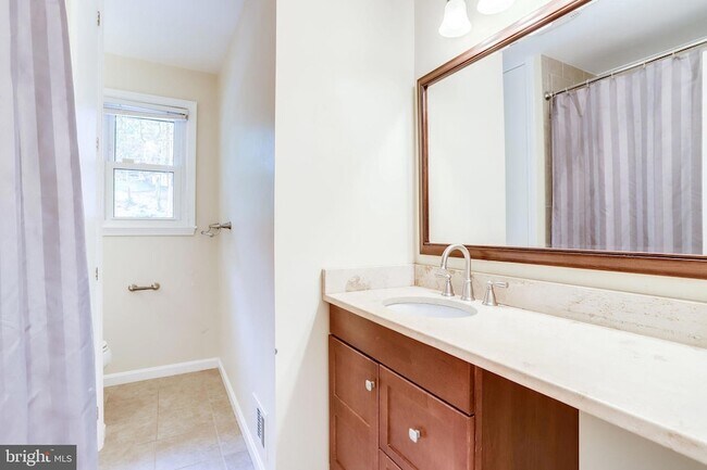 Building Photo - 5225 Old Dominion Dr