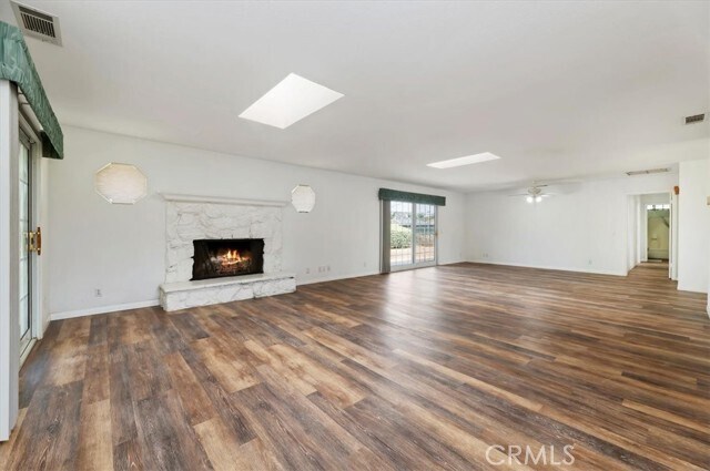 Building Photo - 15833 Ridgeway Ave
