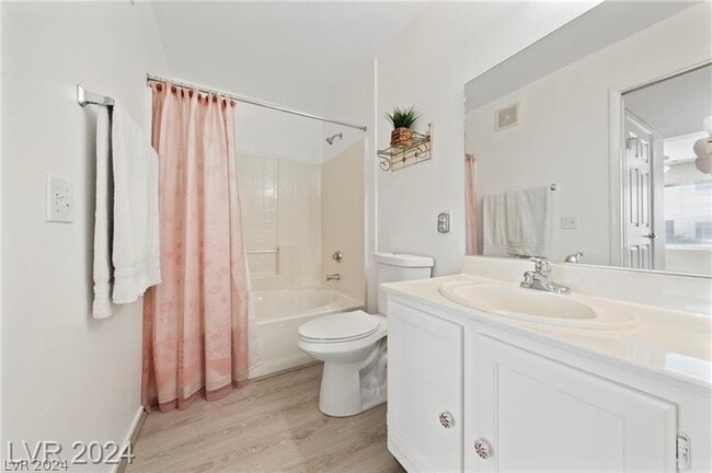 Building Photo - 3425 E Russell Rd