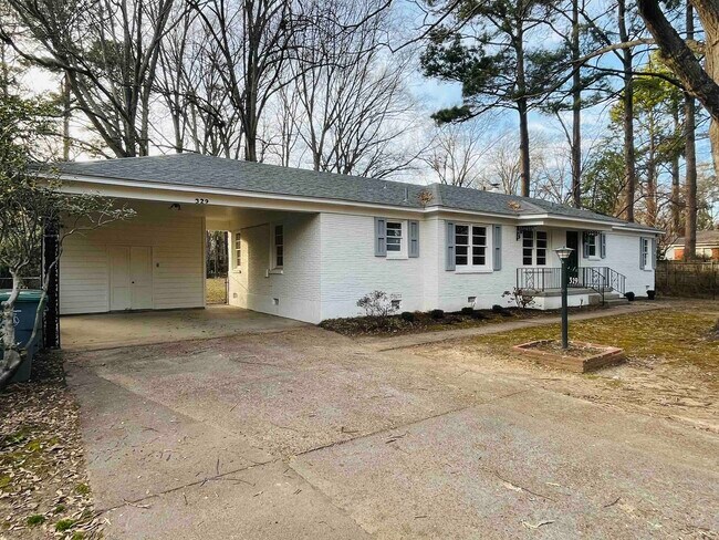 Primary Photo - 329 Fairfield Cir