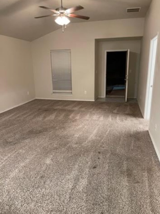 Building Photo - House For Lease in Odessa