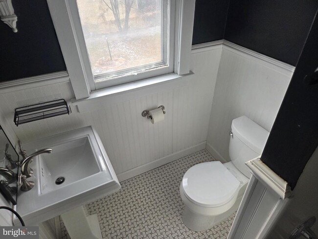 Building Photo - 4227 Cambridge St