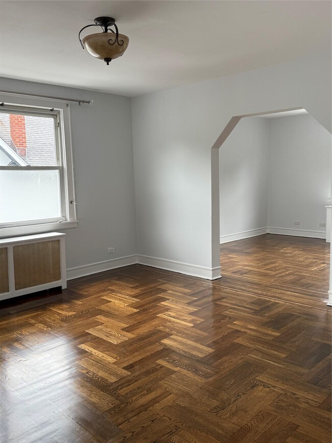 Building Photo - 109 Greenvale Ave