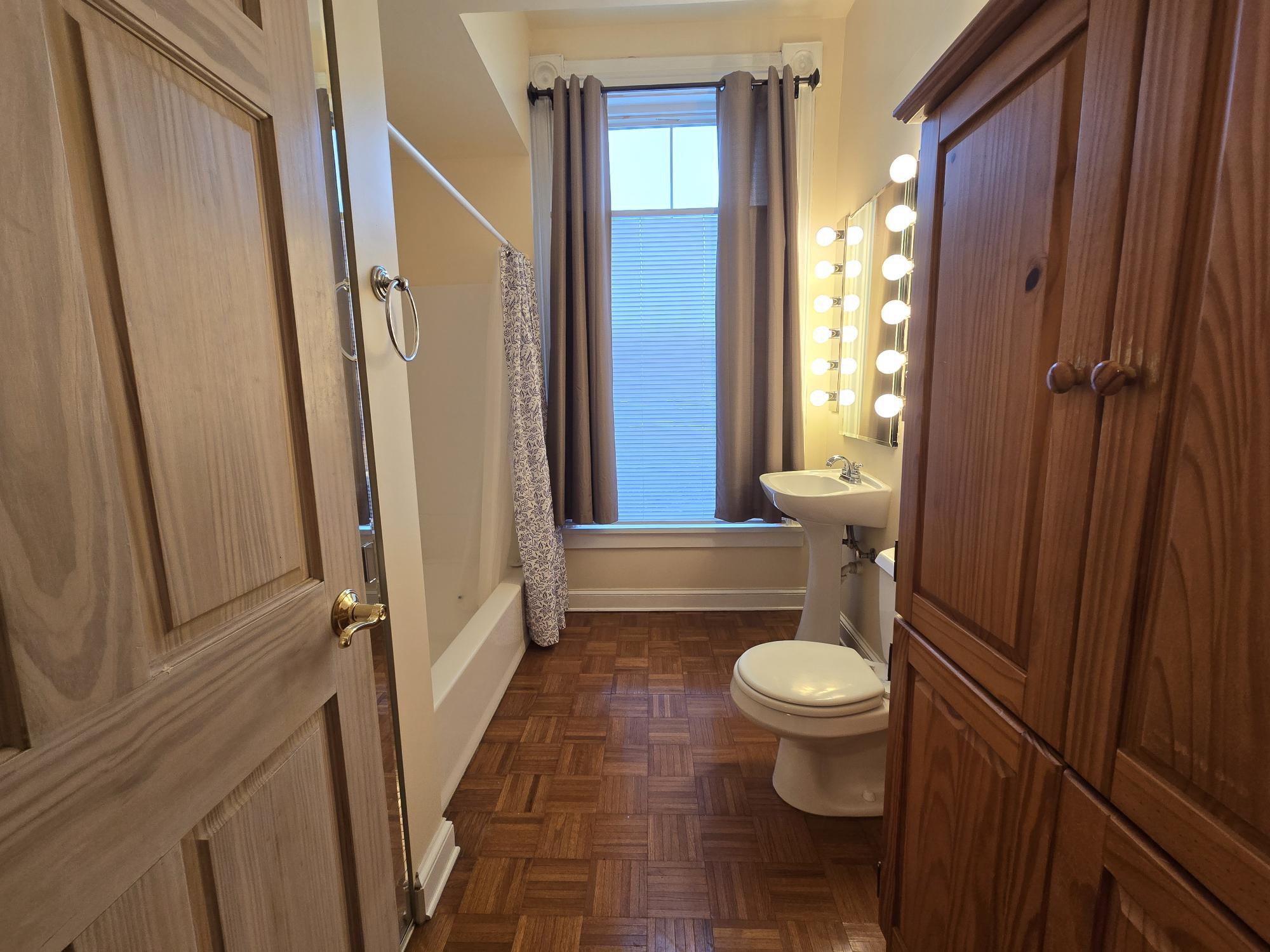 Building Photo - 217 2nd St E