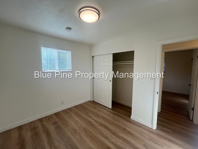 Building Photo - 810 Bergeson Dr